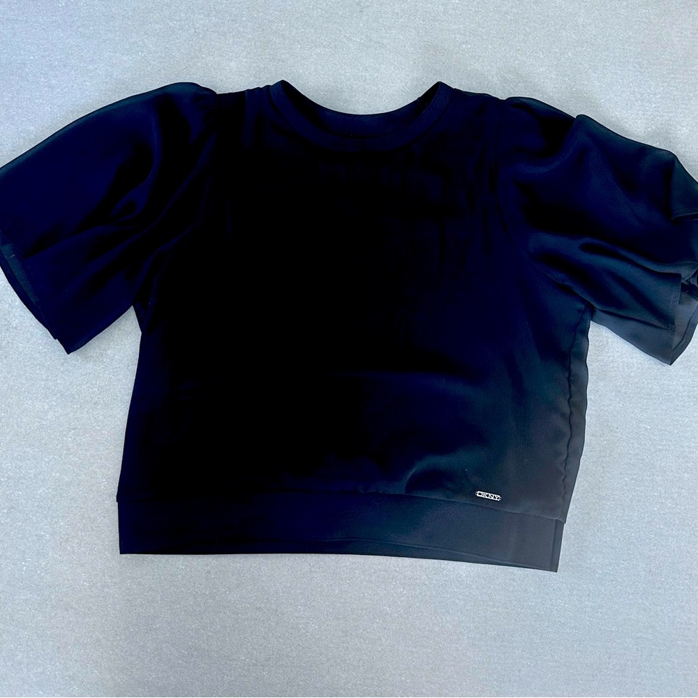 DKNY black, short sleeve polyester blouse, NWT, size M